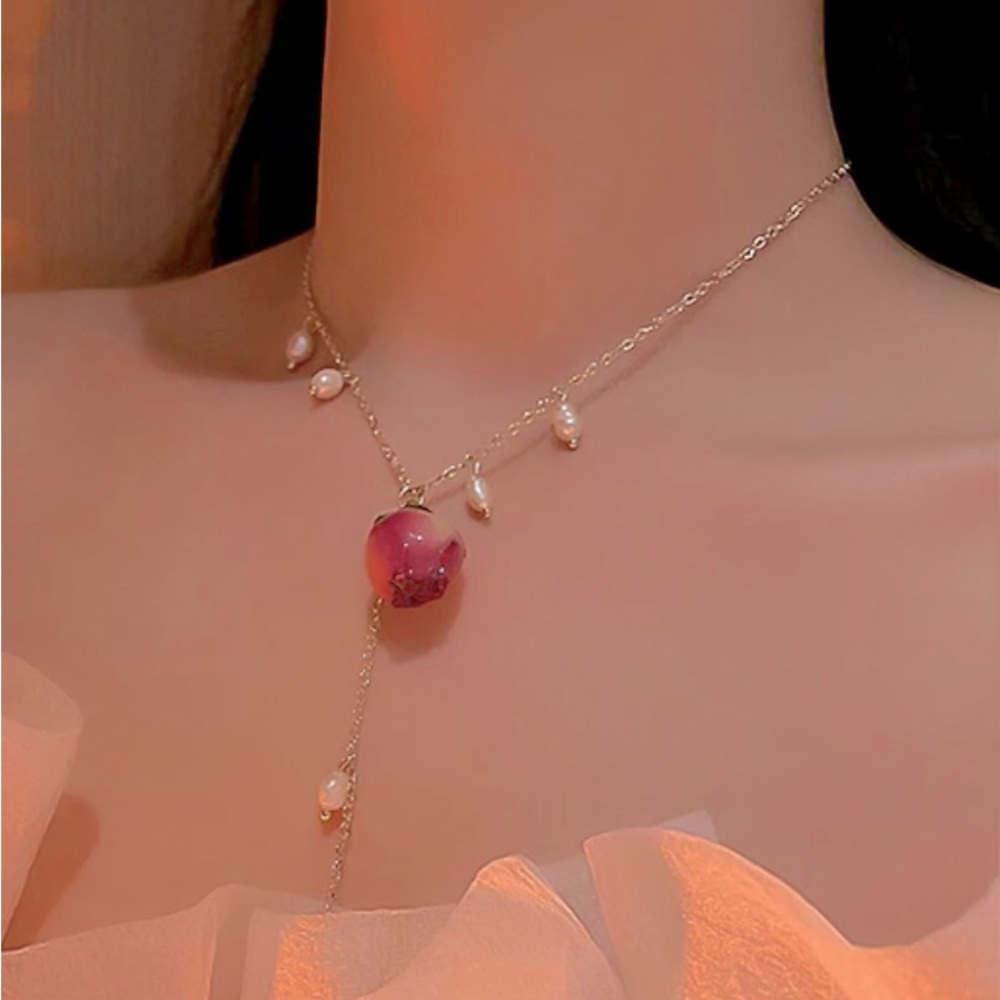 🌹🌹Rose and Pearl Lariat Necklace🌹🌹 - Picture 3 of 4